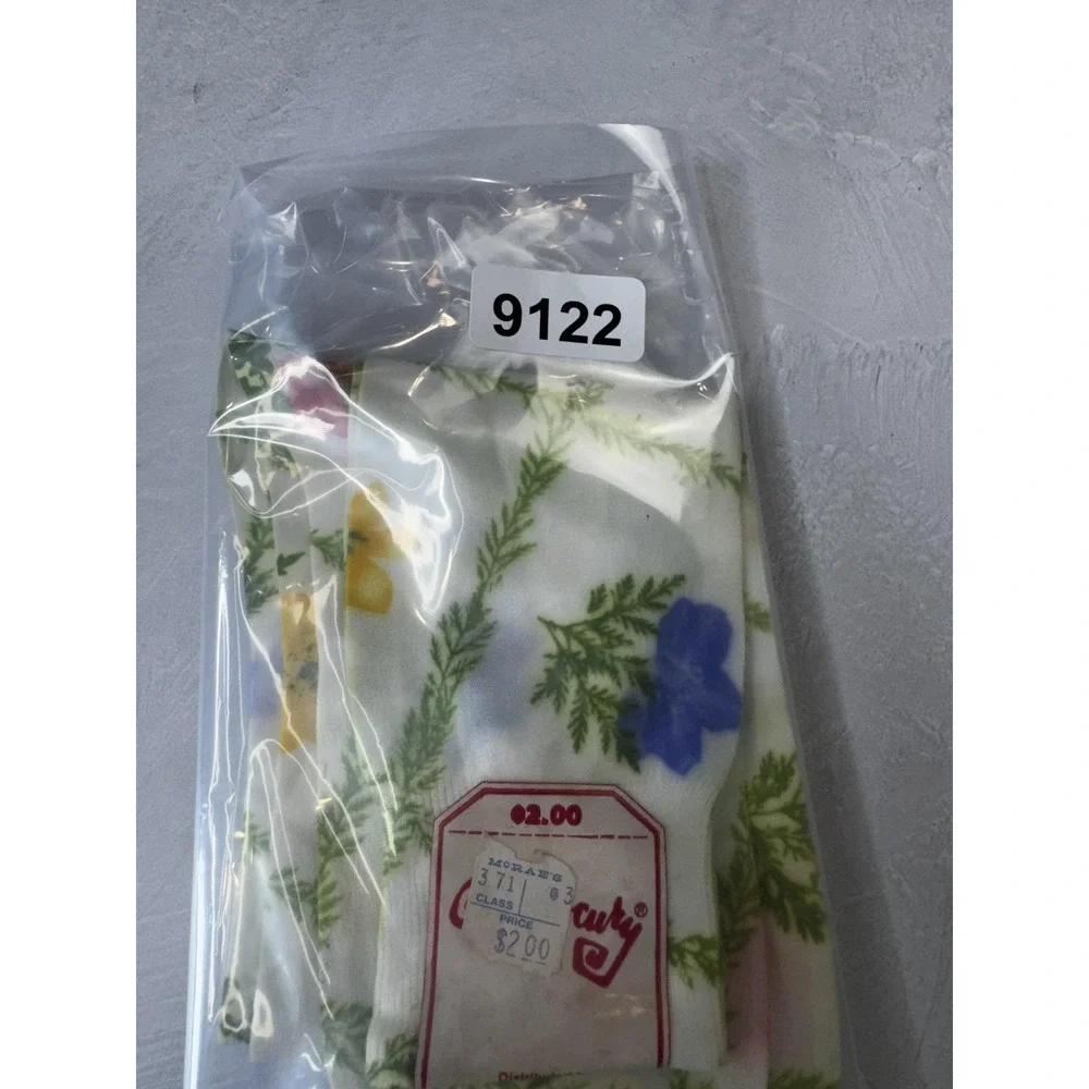 Vintage Knee Hi Socks 9-11 White Floral Nylon USA 70s Cottage Cosplay Pretty‎